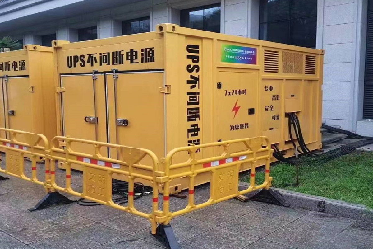 黎母山镇发电机租赁施工现场